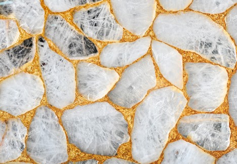 QUARTZ CRYSTAL WITH GOLD-Detail