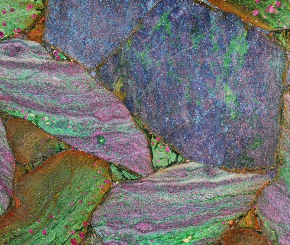 Ruby Fuchsite - Detail